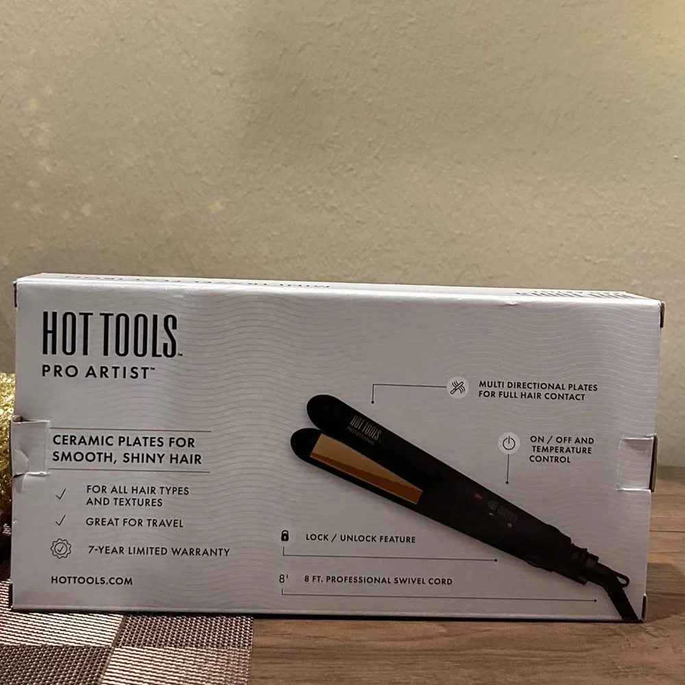 Hot Tools Mini Travel Ceramic Flat Iron NEW🖤